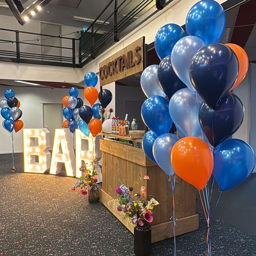 Trosjes van 10 heliumballonnen